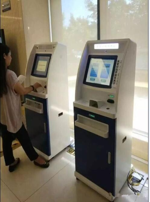 触摸屏自助机